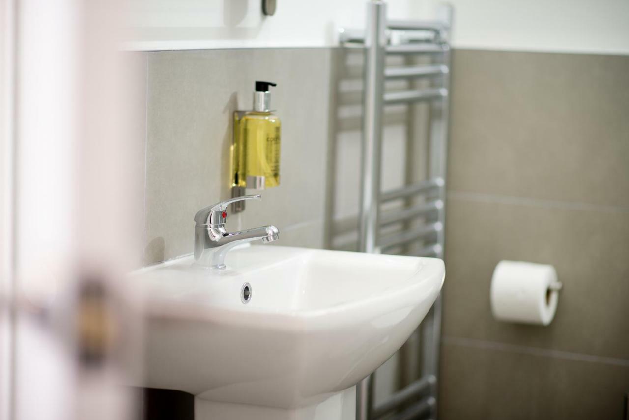 Flat A - Spacious Ground Floor, 1 Bedroom Apartment In Central Southsea, פורטסמות' מראה חיצוני תמונה