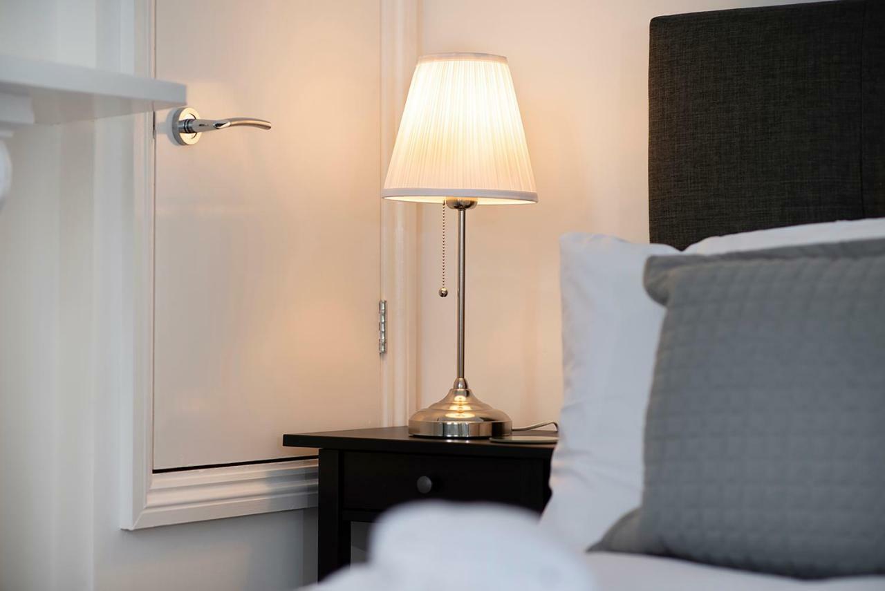 Flat A - Spacious Ground Floor, 1 Bedroom Apartment In Central Southsea, פורטסמות' מראה חיצוני תמונה