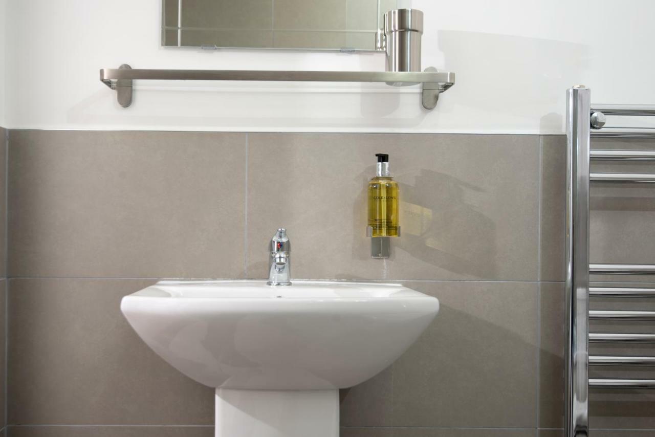 Flat A - Spacious Ground Floor, 1 Bedroom Apartment In Central Southsea, פורטסמות' מראה חיצוני תמונה