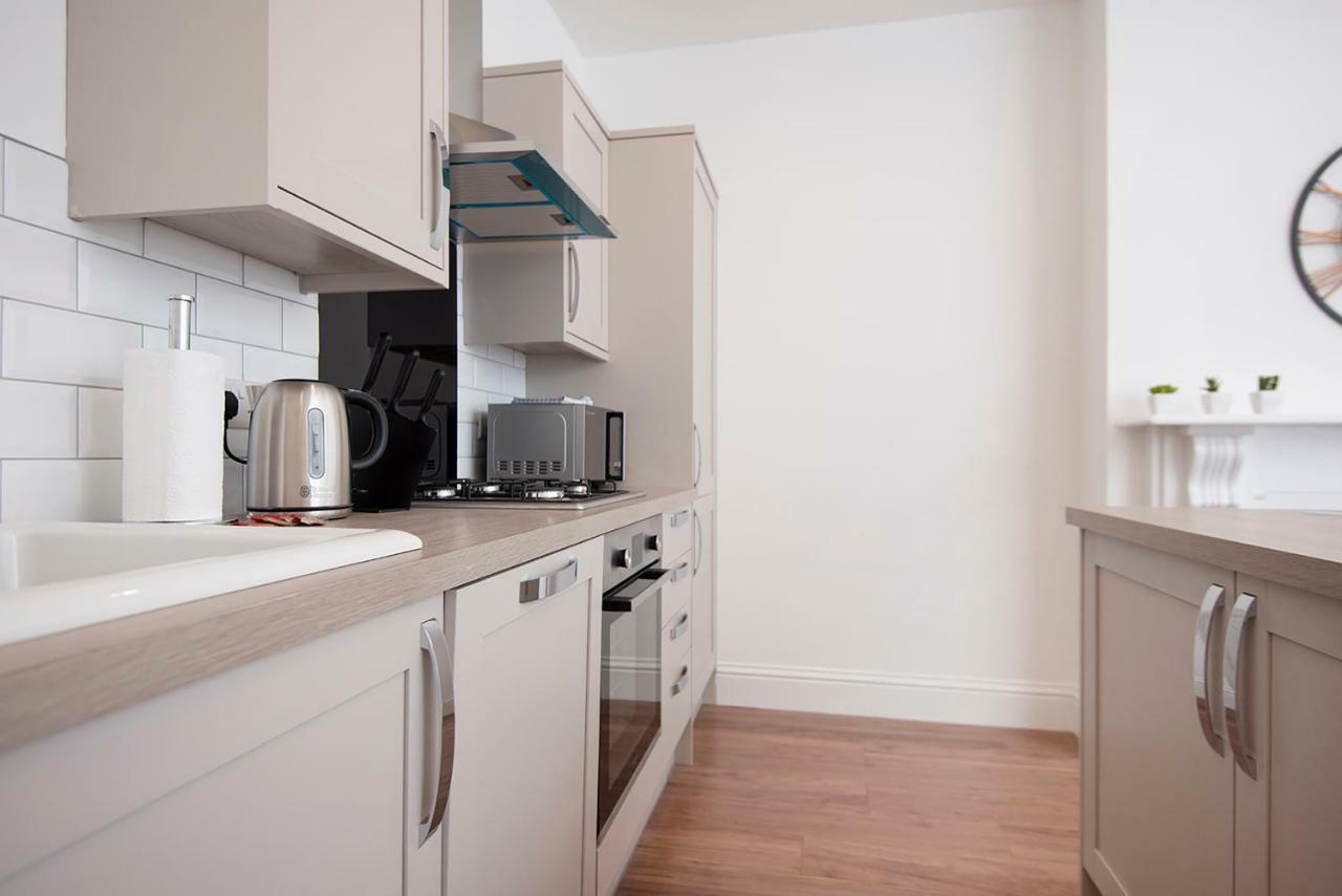 Flat A - Spacious Ground Floor, 1 Bedroom Apartment In Central Southsea, פורטסמות' מראה חיצוני תמונה